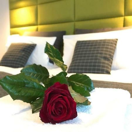 Premium Apartment - Chopin Airport Варшава Екстериор снимка