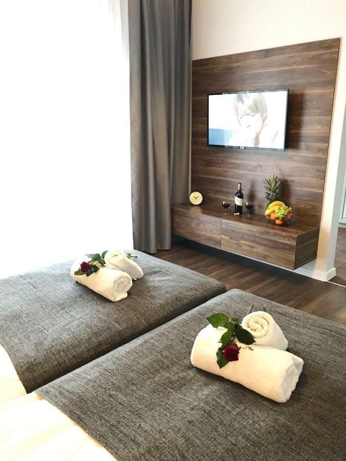 Premium Apartment - Chopin Airport Варшава Екстериор снимка