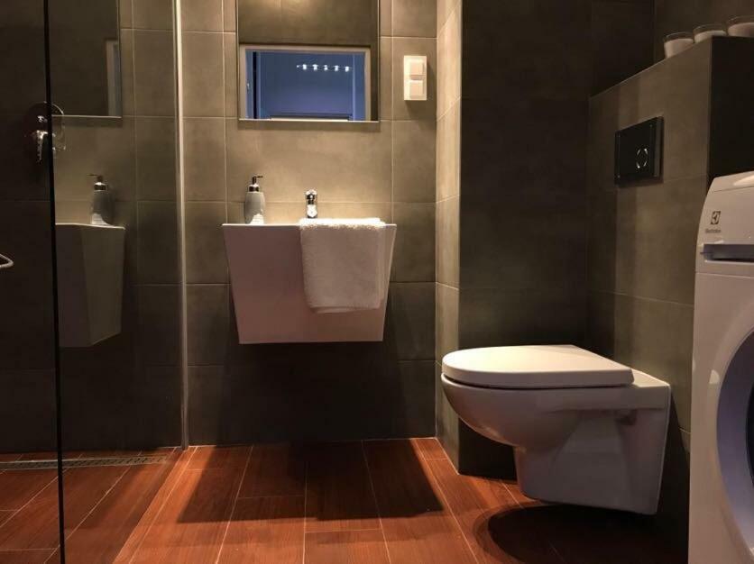 Premium Apartment - Chopin Airport Варшава Екстериор снимка