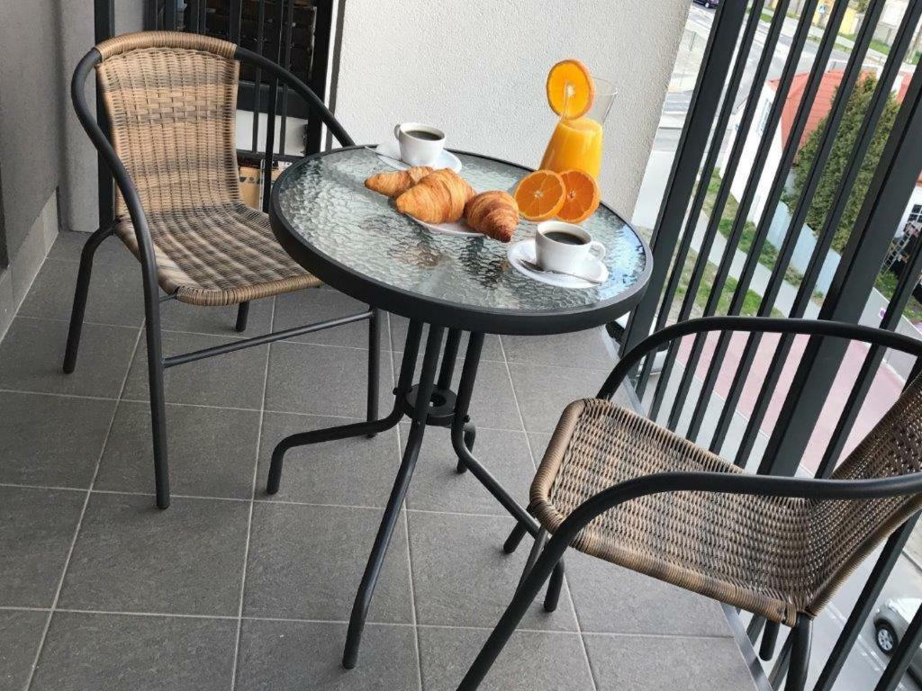 Premium Apartment - Chopin Airport Варшава Екстериор снимка